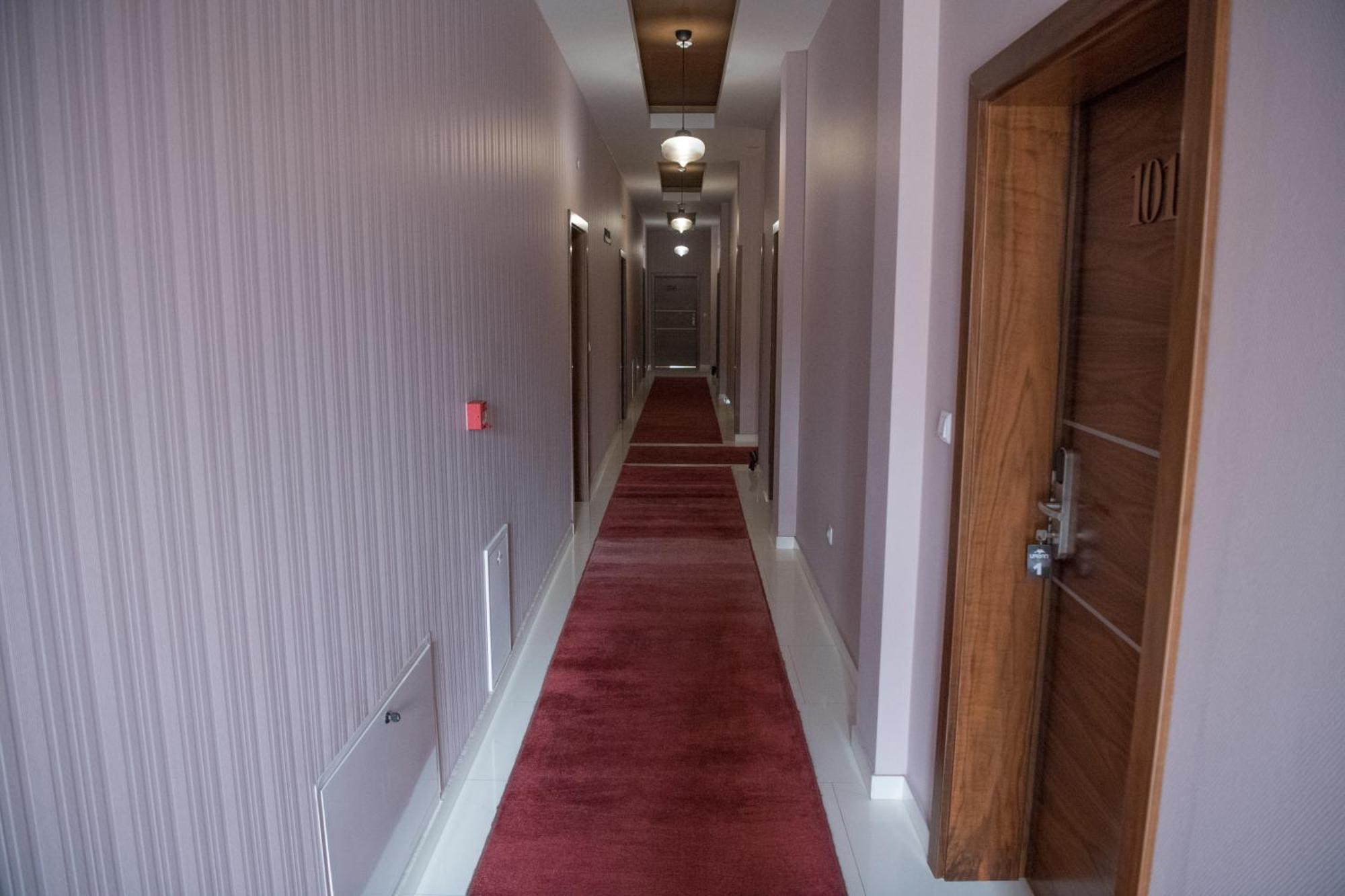 Hotel Urban Buzim Eksteriør billede